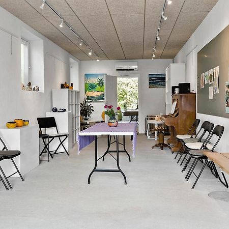 Logi I Hus Med Kunst Og Have Bed and Breakfast Vestervig Exteriör bild