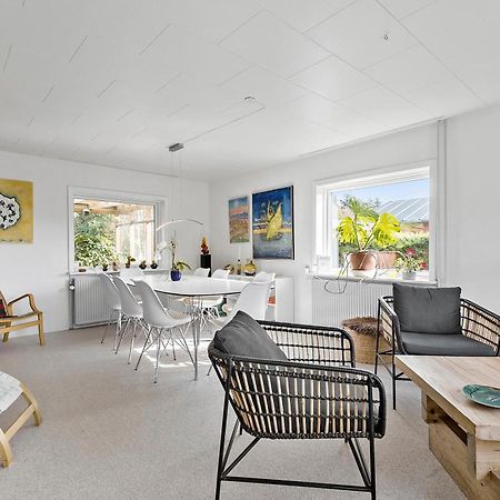 Logi I Hus Med Kunst Og Have Bed and Breakfast Vestervig Exteriör bild