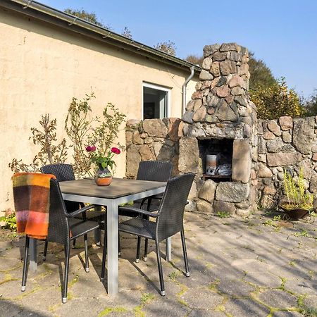 Logi I Hus Med Kunst Og Have Bed and Breakfast Vestervig Exteriör bild